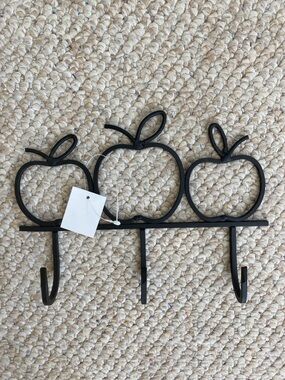 Black Apple Wall Hook Rack - Decorative Three-Hook Coat Hanger
